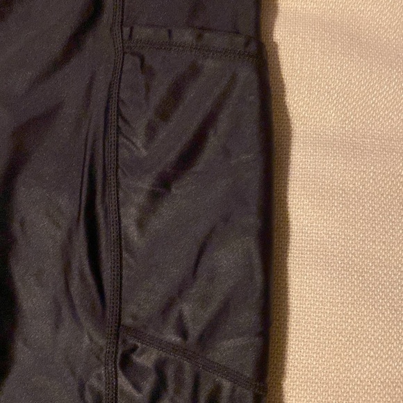 Zuda Interlock Knit Leggings with Twist Trim Detail size Large - Picture 3 of 11